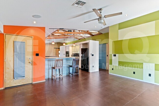Foto del edificio - 3907 S Farmer Ave