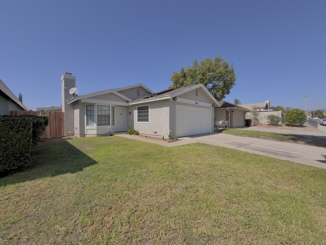 Foto del edificio - 7880 Pinyon Ave