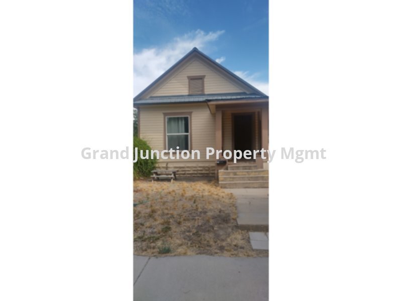 Primary Photo - Walk To Your Favorite Main Street Spot Fro...