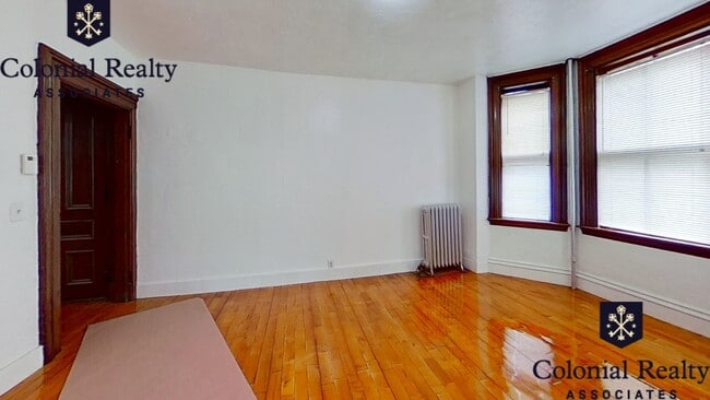 Building Photo - 6 Adella Pl