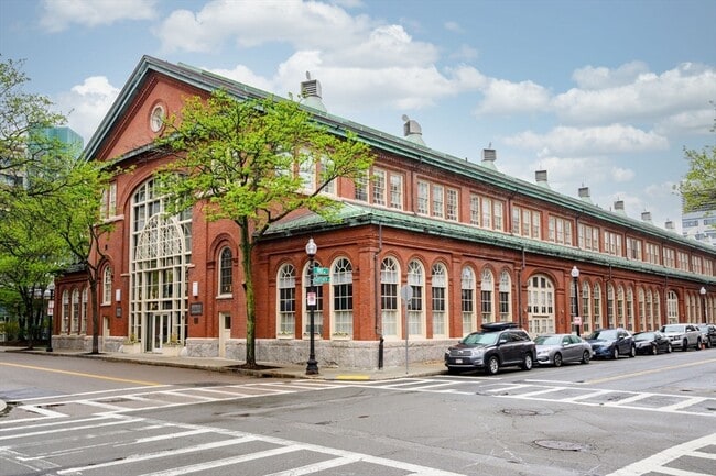 Building Photo - 106 13th St