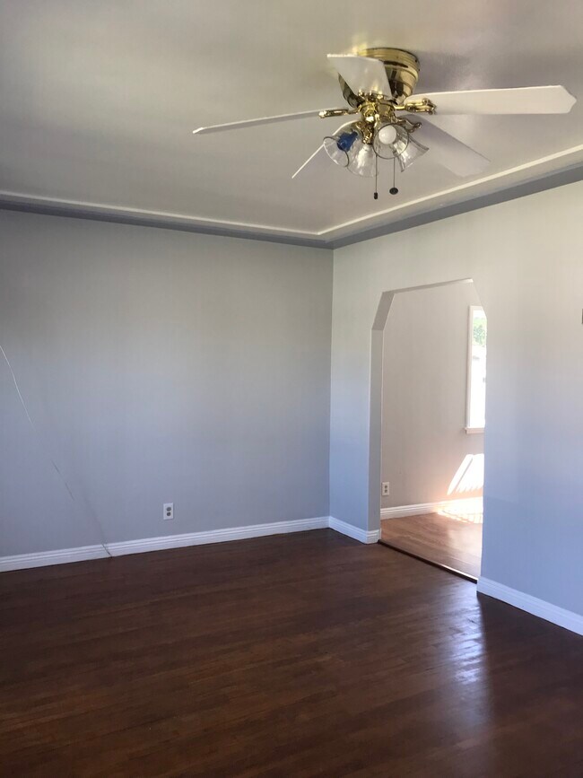 sala de estar - 8432 Norwood Plz