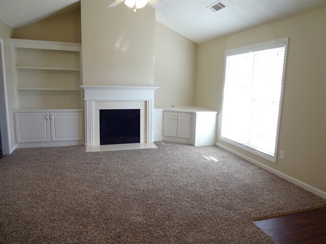 Building Photo - 332 Lokeys Ridge Rd