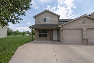 Building Photo - 3910 Snowy Owl Dr