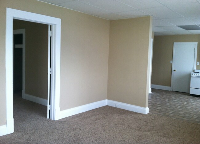 Living Room - 103 E 4th Ave