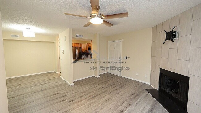 Foto del edificio - 3706 Chimney Ridge Pl