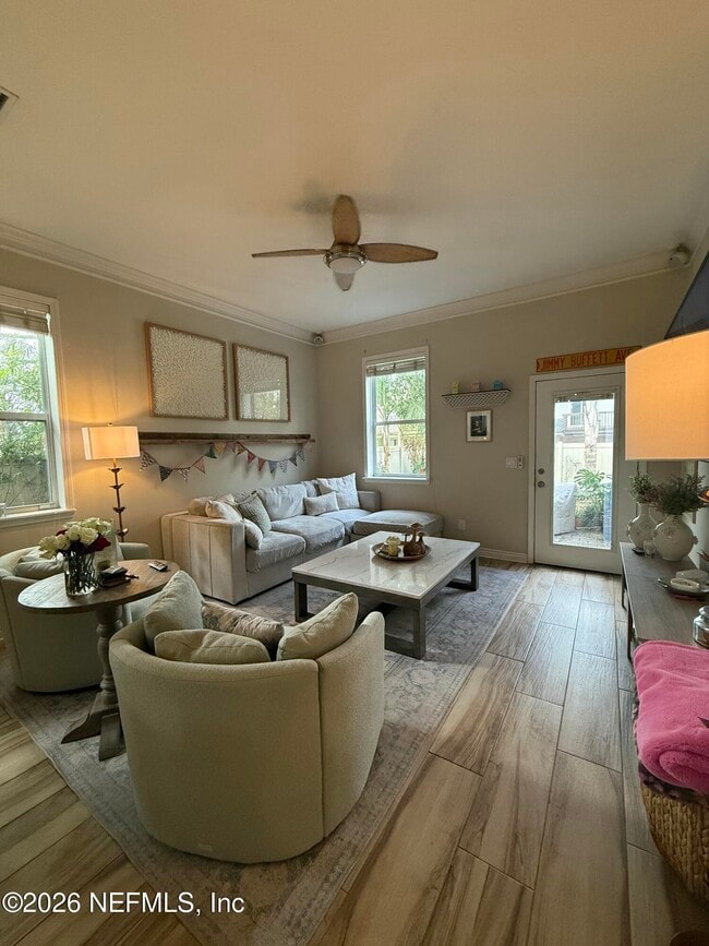 Building Photo - 875 8th St S