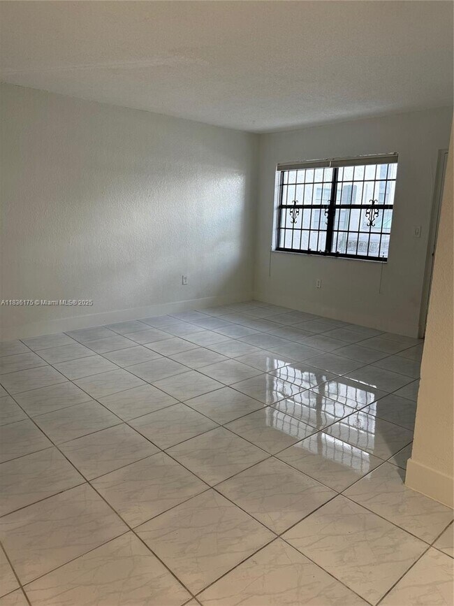 Foto del edificio - 13500 NE 3rd Ct