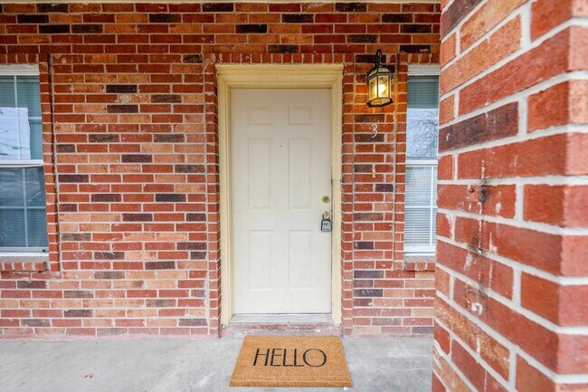 Foto del edificio - 2220 Santa Cleotilde Ave