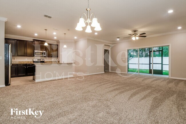 Foto del edificio - 16103 Blossom Lake Dr