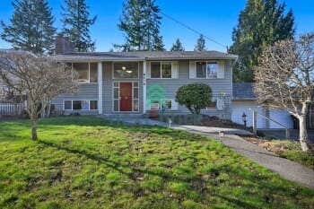 Building Photo - Prime Bellevue Home in a Highly Desirable Neighborhood