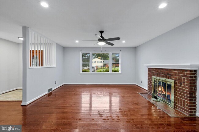 Building Photo - 7513 June St