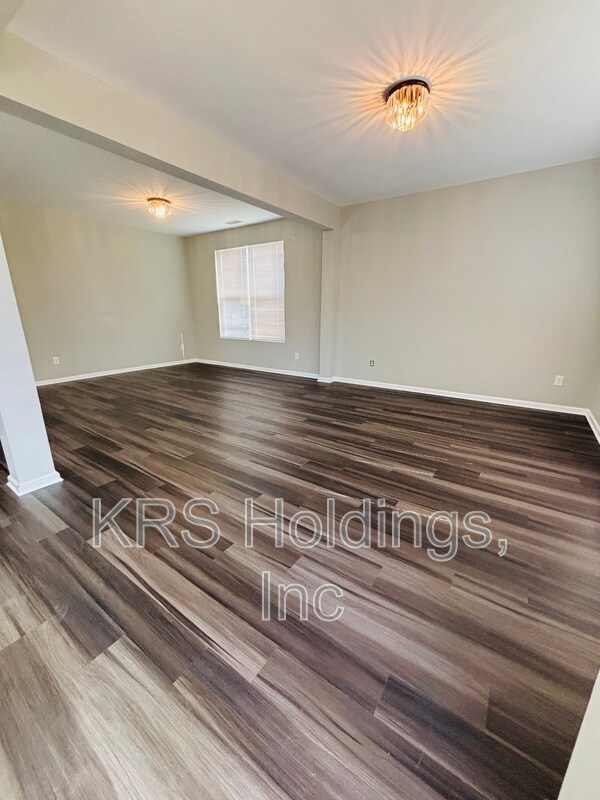 Foto del edificio - 127 Rosebud Ln