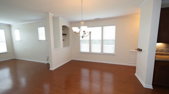 Foto del edificio - End Unit Townhome in Highland Creek Community!