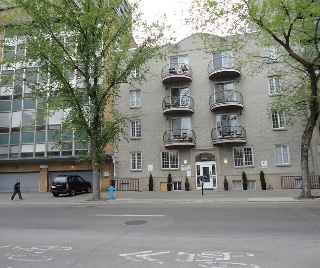 Building Photo - 1845 Boul De Maisonneuve