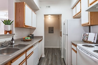 Building Photo - IMT Woodland Meadows