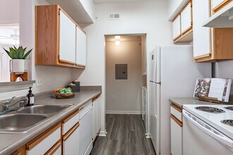 Building Photo - IMT Woodland Meadows