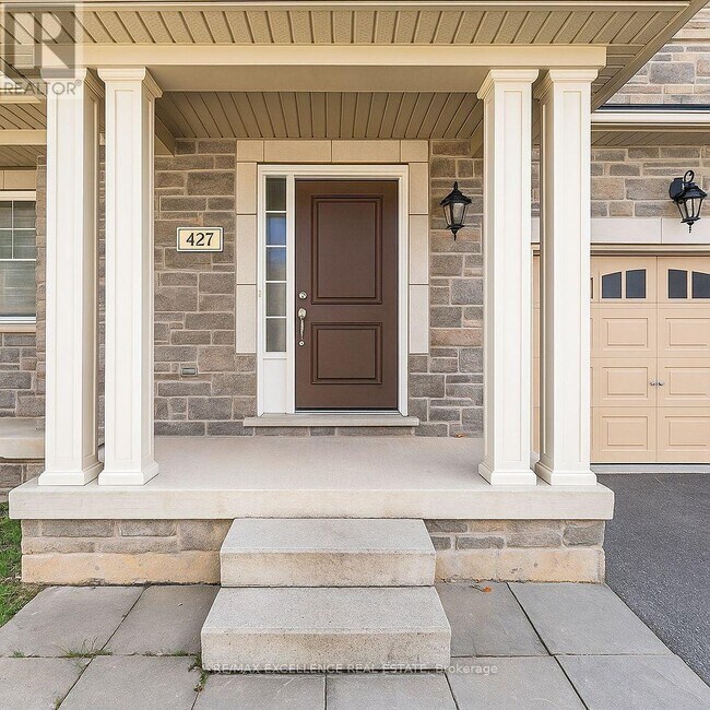 Building Photo - 37 Dufay Rd