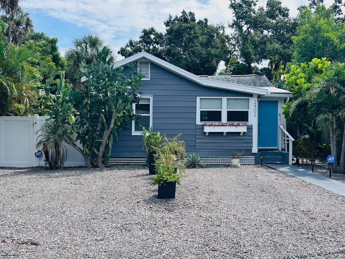 Foto principal - 2402 52nd St S
