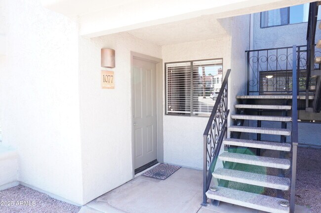 Foto del edificio - 10115 E Mountain View Rd