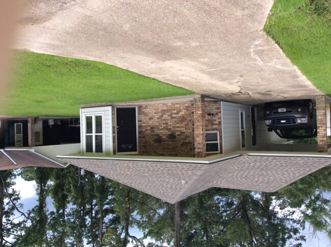 Building Photo - 44107 Lake Village Rd