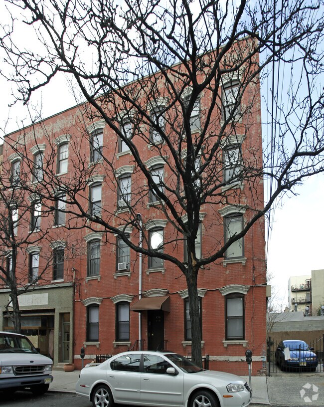 Building Photo - 258 3rd St