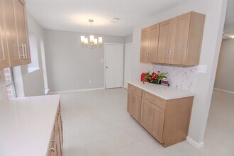 Building Photo - 6703 Stonewater