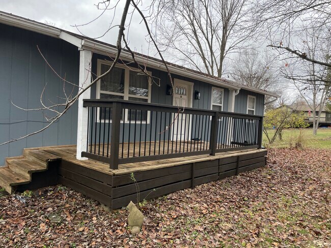 Frente - 6647 Kenny Lane