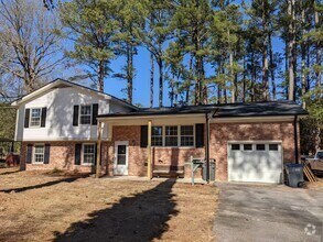 Building Photo - 2920 Berkley Dr