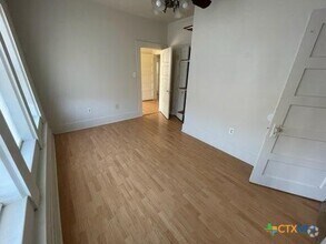 Building Photo - 303 S Wilson Valley Dr