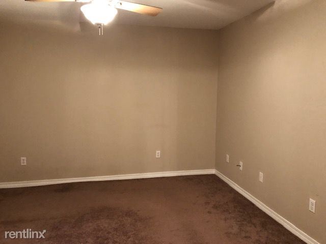 Building Photo - 3 br, 2 bath Duplex - 5415 Quail Creek Cir