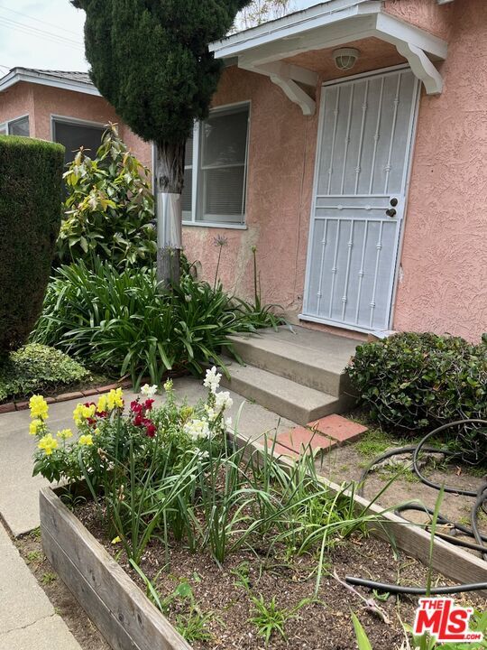 Foto principal - 3927 1/2 Sawtelle Blvd