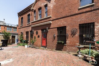 Building Photo - 315 S Ashland Ave