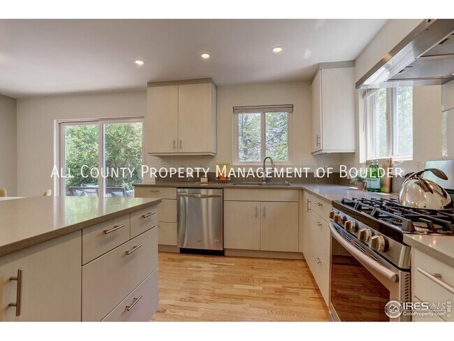 Building Photo - LEASE PENDING