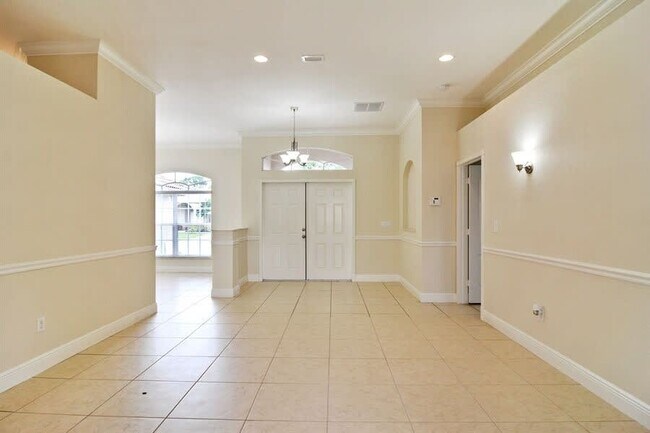 Building Photo - 1025 SW Romaine Ln