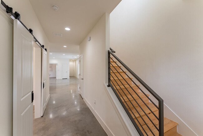 Foto del edificio - Stunning Contemporary Farmhouse: 3 Bedroom...