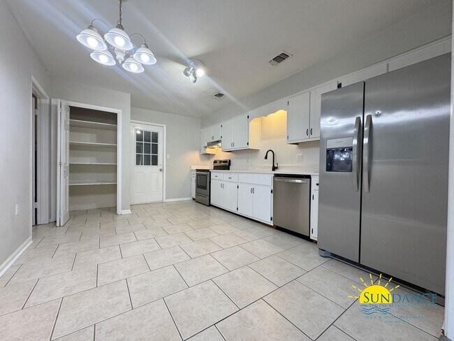 Foto del edificio - Charming 2-Bedroom Home with Bonus Room in Mary Esther!