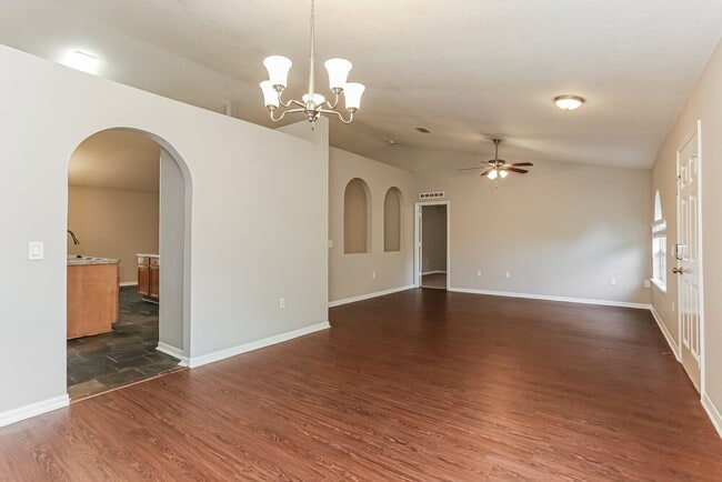 Building Photo - 12202 Glenn Hollow Dr