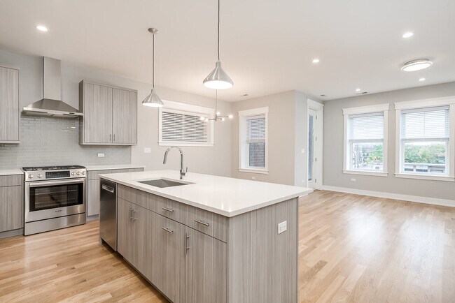 Foto del edificio - 2145 S Halsted St