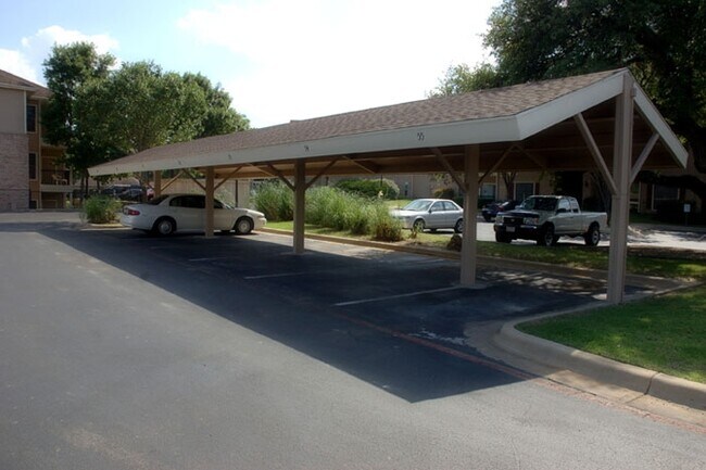 Foto del edificio - 2600 Gracy Farms Ln