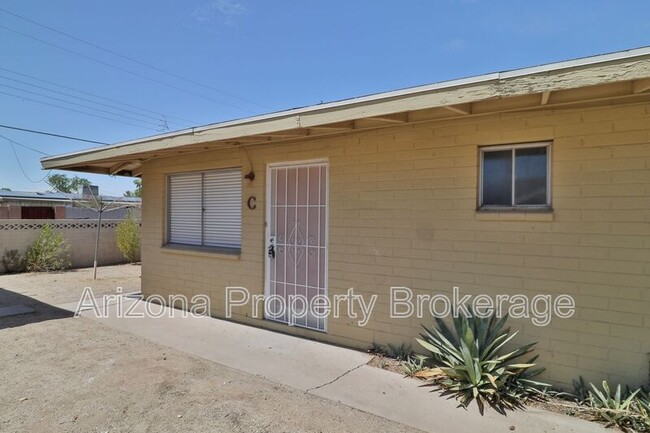 Building Photo - 2110 S Granada Dr