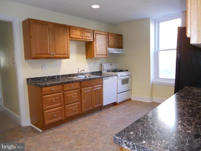 Building Photo - 3408 Indian Queen Ln