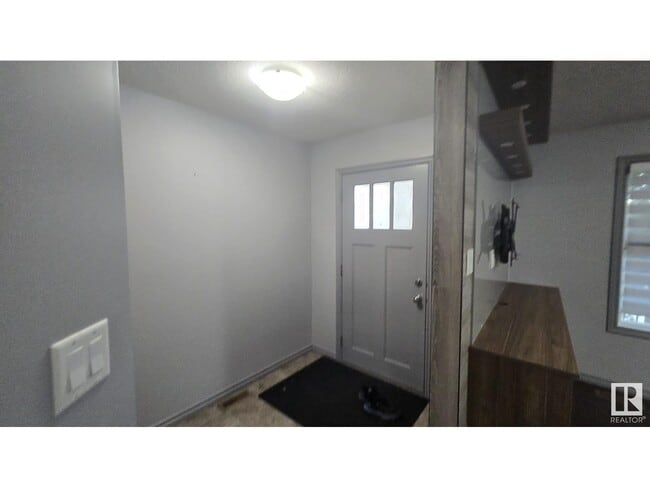 Building Photo - 3617 Weidle Bend SW
