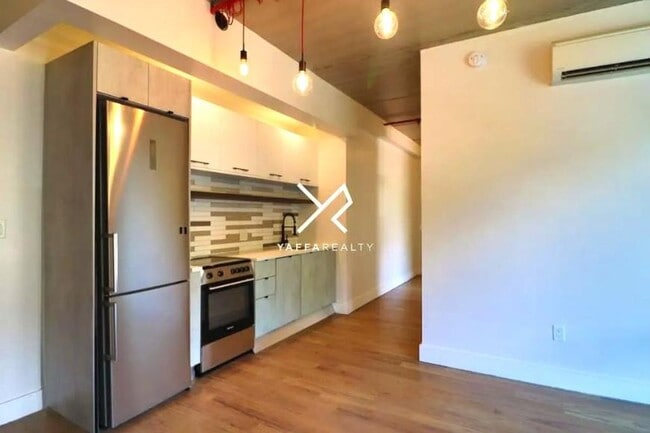 Building Photo - 2 bedroom in BROOKLYN NY 11216