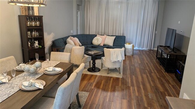 Foto del edificio - 581 Painted Leaf Dr