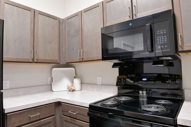 Building Photo - 5757 Maple Canyon Ave