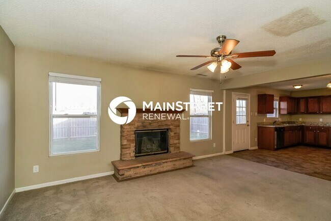 Building Photo - 4 Bedroom Pet-Friendly Home in Indianapolis, IN with Main Street Renewal