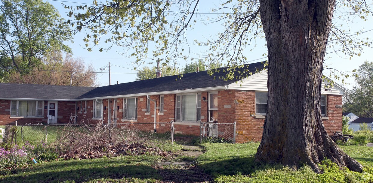 Primary Photo - 202 E Clinton St