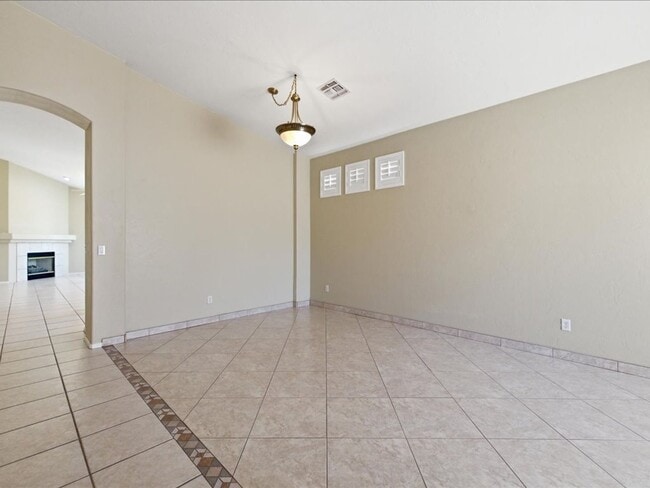 Building Photo - 9627 E Shadow Lake Ct
