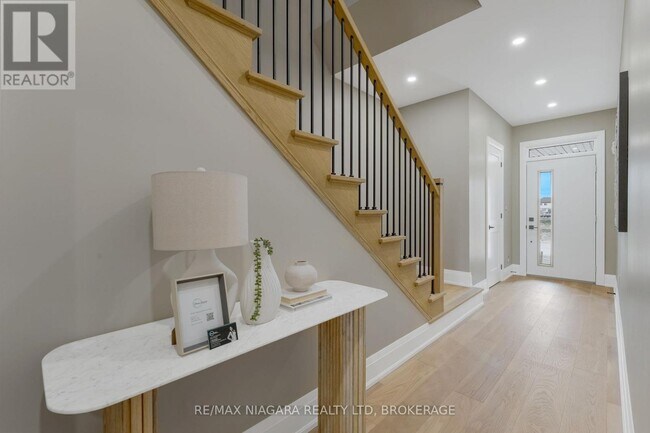 Photo du bâtiment - 6224 Curlin Cres